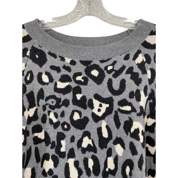 Stella & Dot Side Button Sweater Size L Leopard Merino Wool Gray Closet Staple - Picture 3 of 9